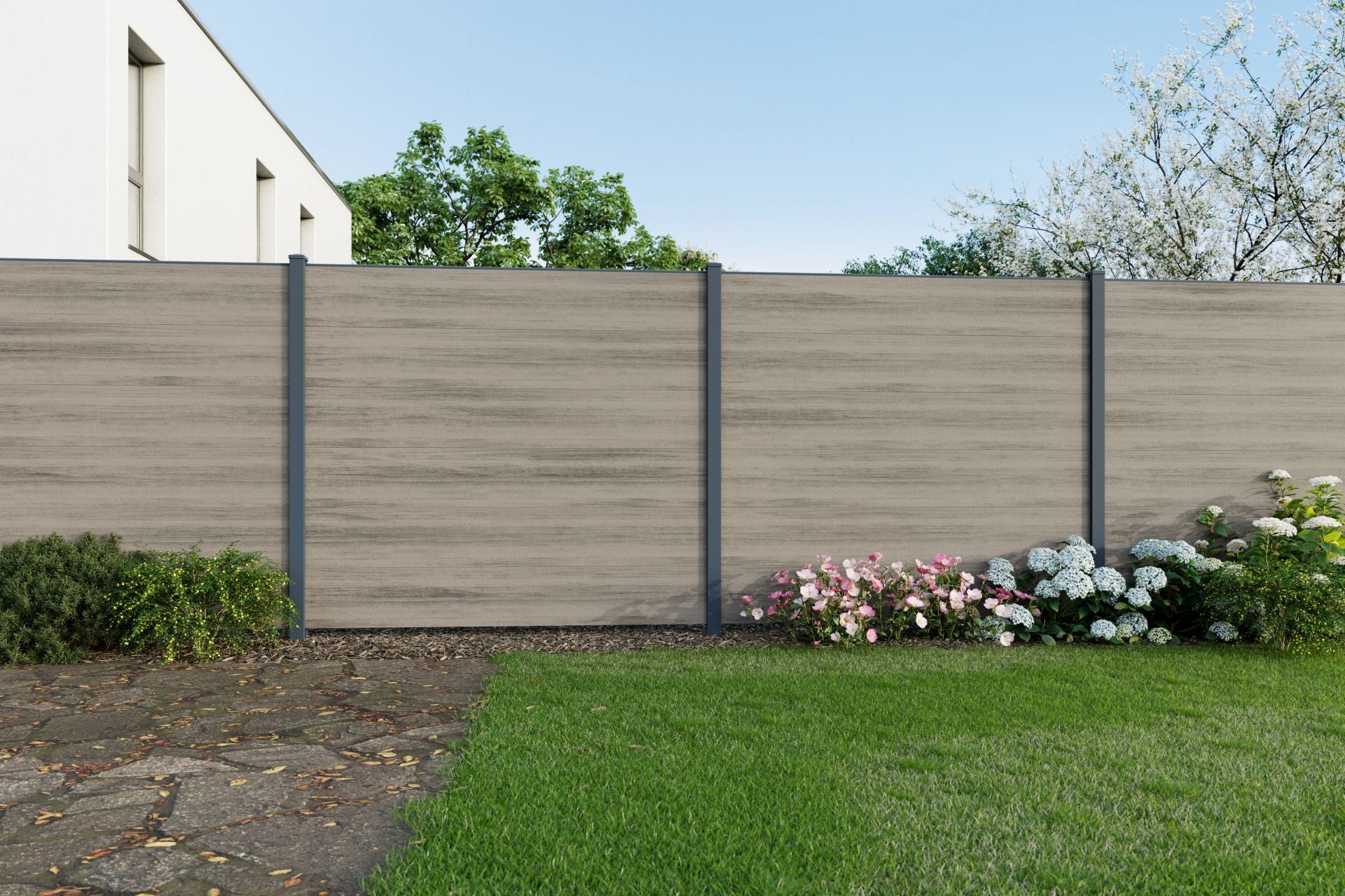 WPC Sichtschutzzaun Antique Im Garten